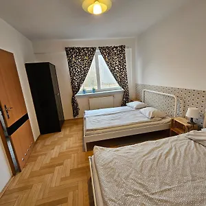 green-kabaty-apartment-2.warsawhotelspoland.com/